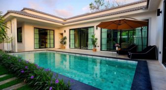 Living 17 Pool Villa House 3 Bedroom With Private Pool in East Pattaya - HELV1701 Living 17 Pool Villa House 3 Bedroom With Private Pool in East Pattaya - HELV1701